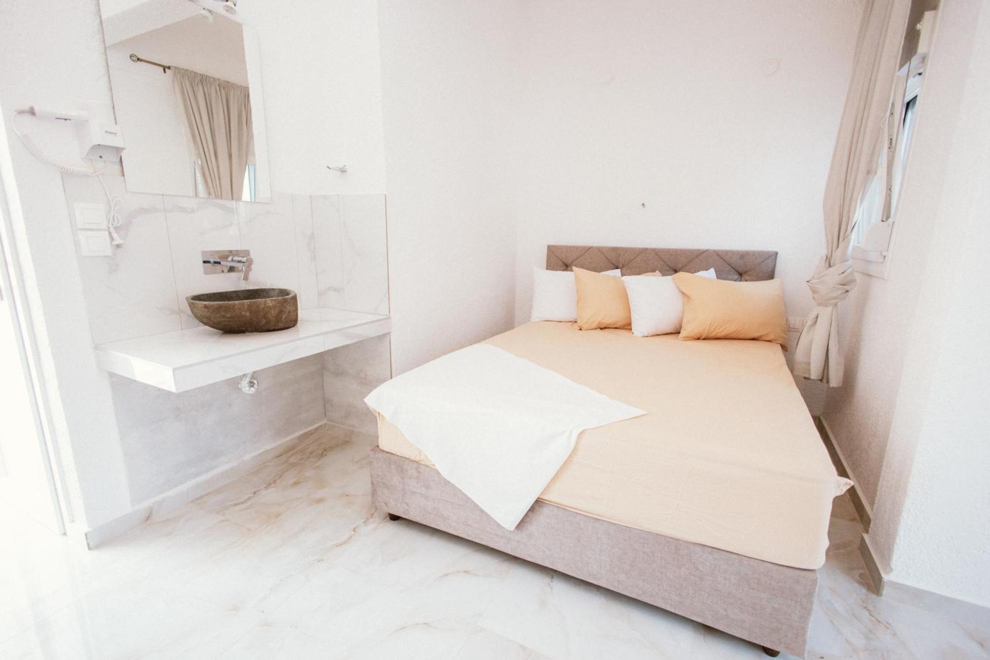 Villa Theano 2 Торони Экстерьер фото